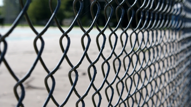 The Battle of Fences: Chain Link vs Wood